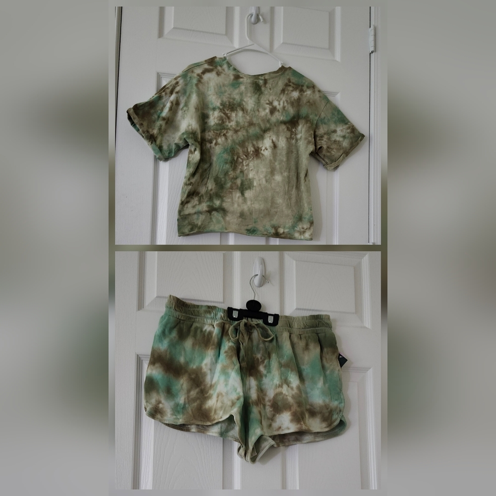 Tie-Dye Women's Top And Shorts Set in Green and Brown